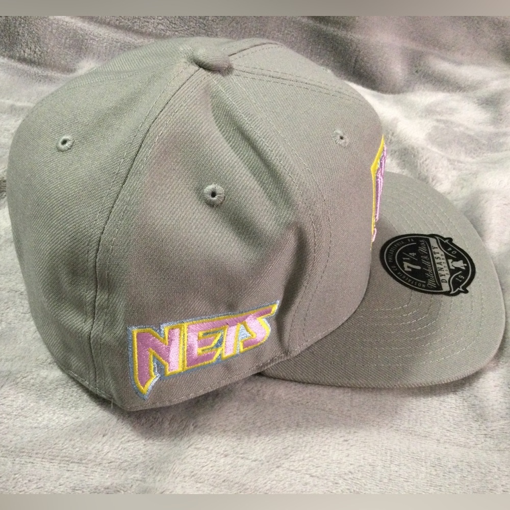 Mitchell & Ness New Jersey Nets Gray and Pink Fitted Hat - Picture 3 of 9